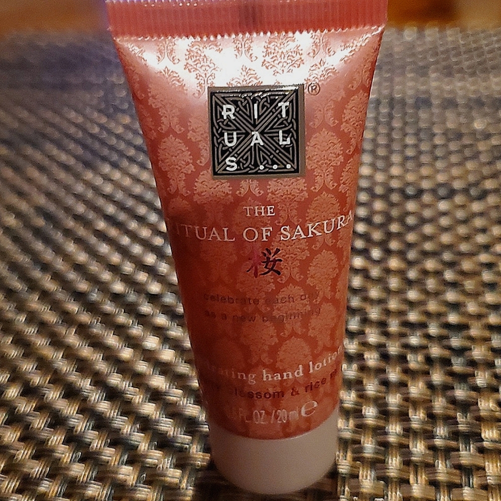 Rituals of Sakura hydrating hand lotion - travel size new